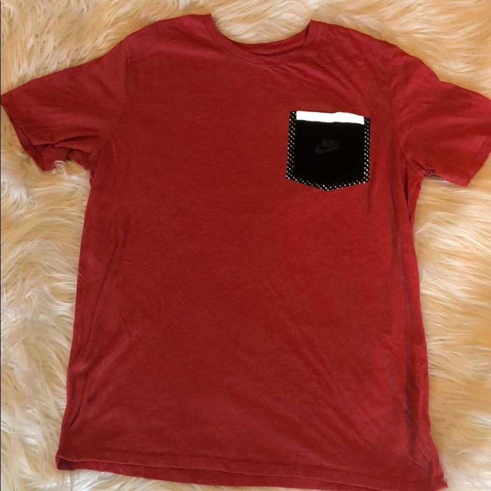 Red Nike T-shirt for men in size L